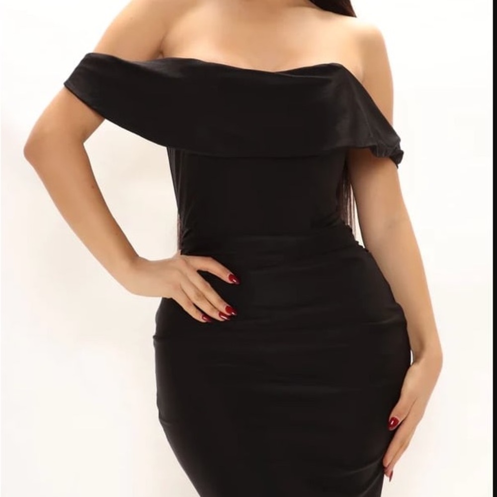Fashion Nova Black Strapless Off-The-Shoulder Bodycon Dress